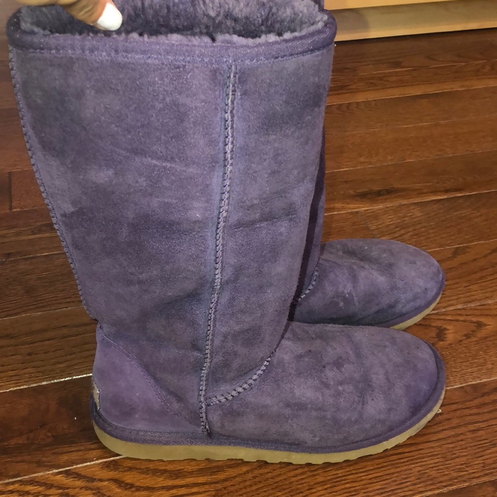Uggs - image 1